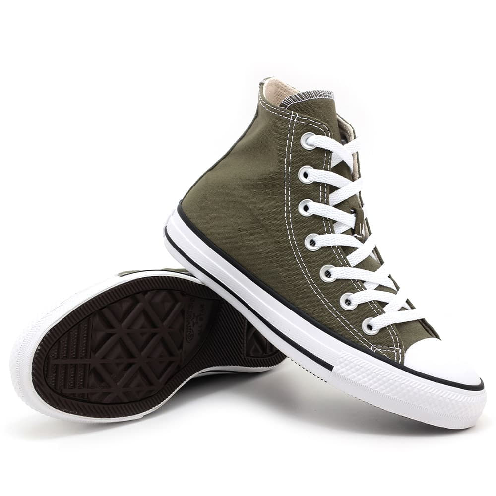Tênis All Star Chuck Taylor Seasonal verde, mostrando sola antiderrapante e detalhes do solado de borracha.