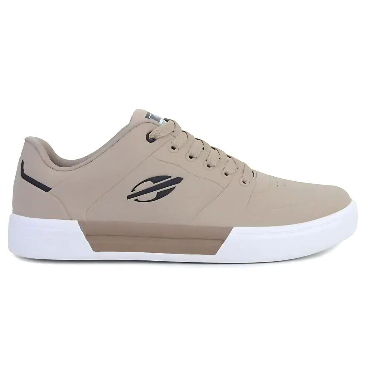 Tênis casual masculino Mormaii Urban Pulse 2 cor bege com solado branco e detalhes em preto, fechamento por cadarço
