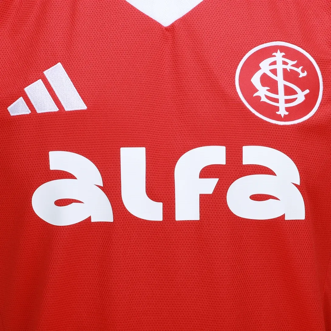 Camisa infantil vermelha Adidas SC Internacional 25/26 vista frontal para seção vai servir