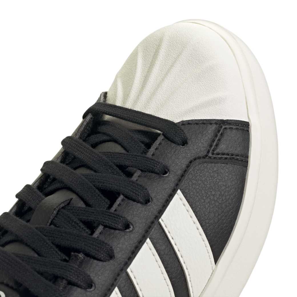 JP8284_8_FOOTWEAR_Photography_Detail-View-1_white