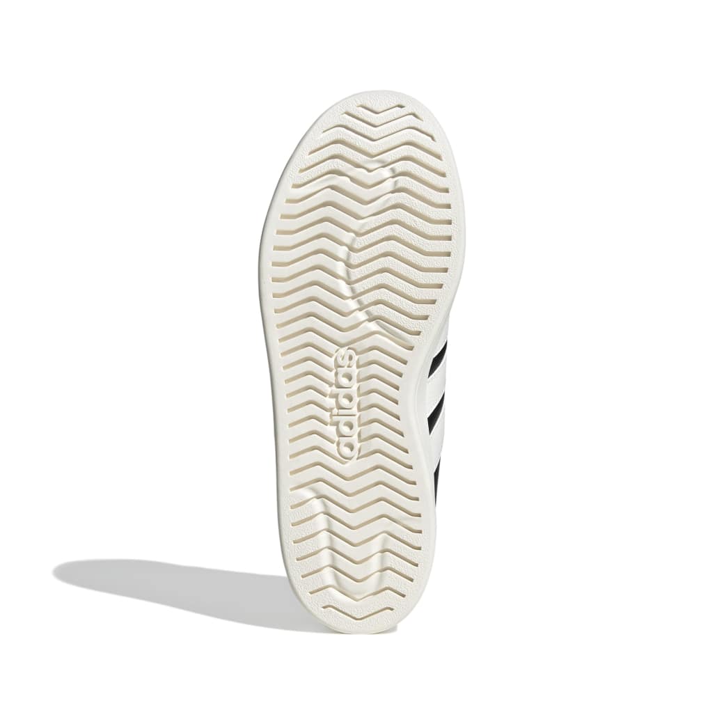 JP8284_4_FOOTWEAR_Photography_Bottom-View_white