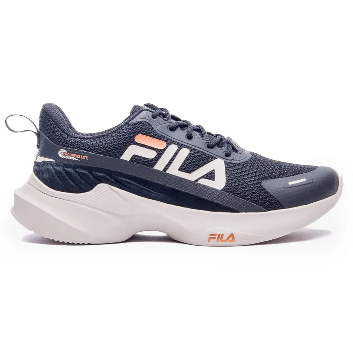 Tênis Fila Progress Lite Feminino Preto em ângulo frontal mostrando detalhes e logotipo da marca