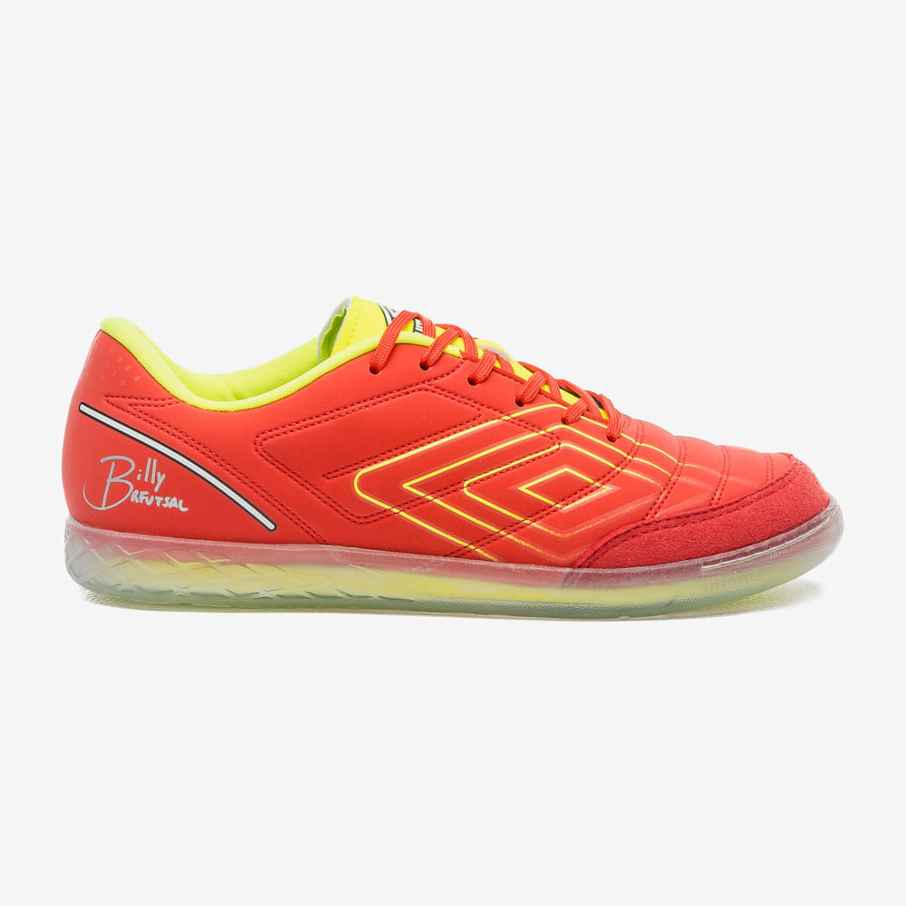 Chuteira de futsal masculina Umbro BR Futsal na cor vermelha vista de frente