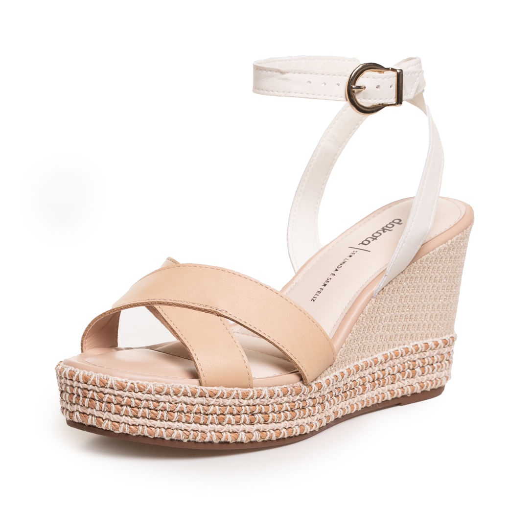 Sandália feminina anabela Dakota bege vista em estúdio com tiras cruzadas