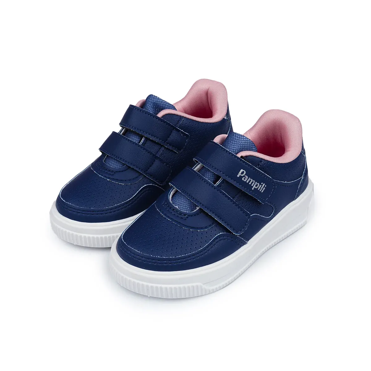 Tênis infantil Pampili azul marinho vista frontal com detalhes do solado branco