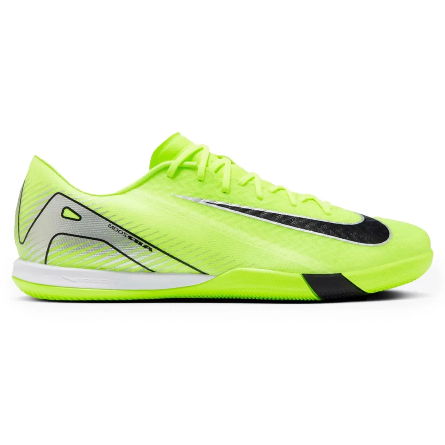 Chuteira Nike Mercurial Vapor futsal masculina verde neon vista lateral direita com cabedal texturizado e sola baixa para quadra