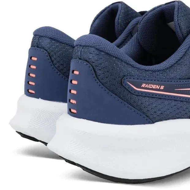 Tênis Asics Raiden 5 feminino azul em ângulo lateral para ajuste confortável