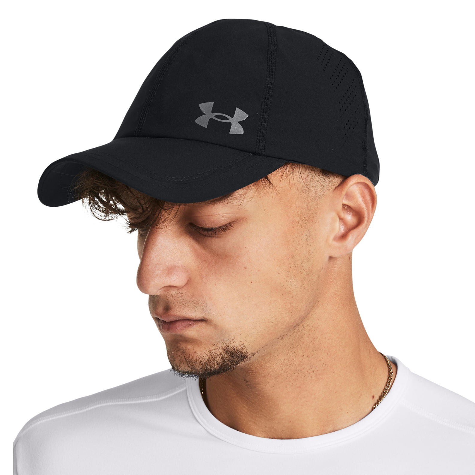 Boné Running Under Armour Velociti preto vista lateral com logo refletivo