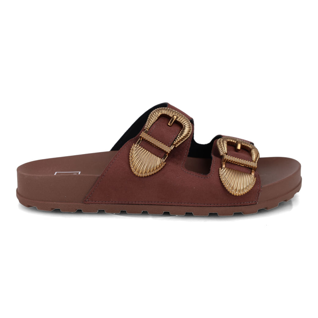 Tamanco feminino Moleca em camurça marrom chocolate, vista frontal com tiras e fivelas douradas