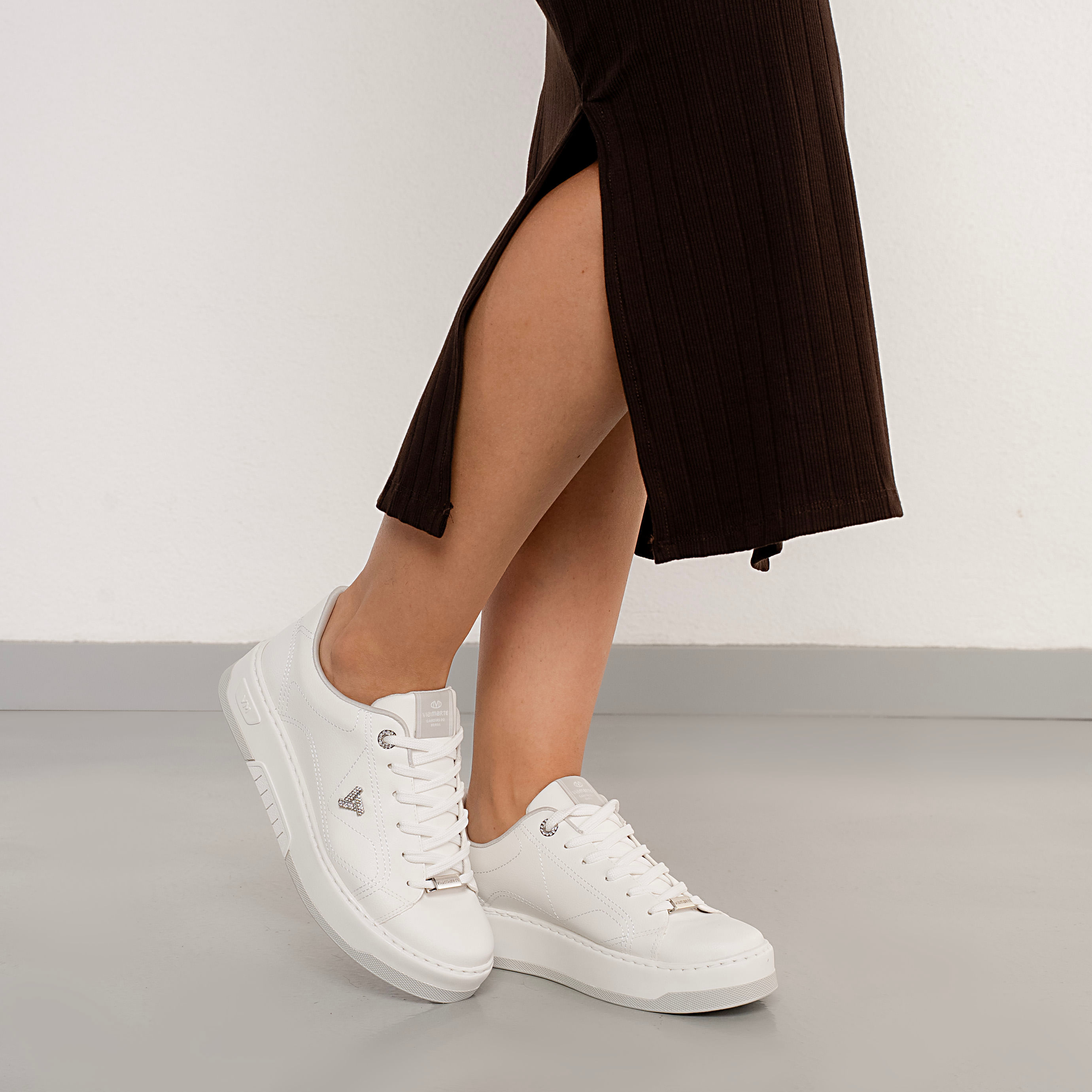 Via-Marte-Tenis-Casual-126017-10-Milk-Napa-copiar