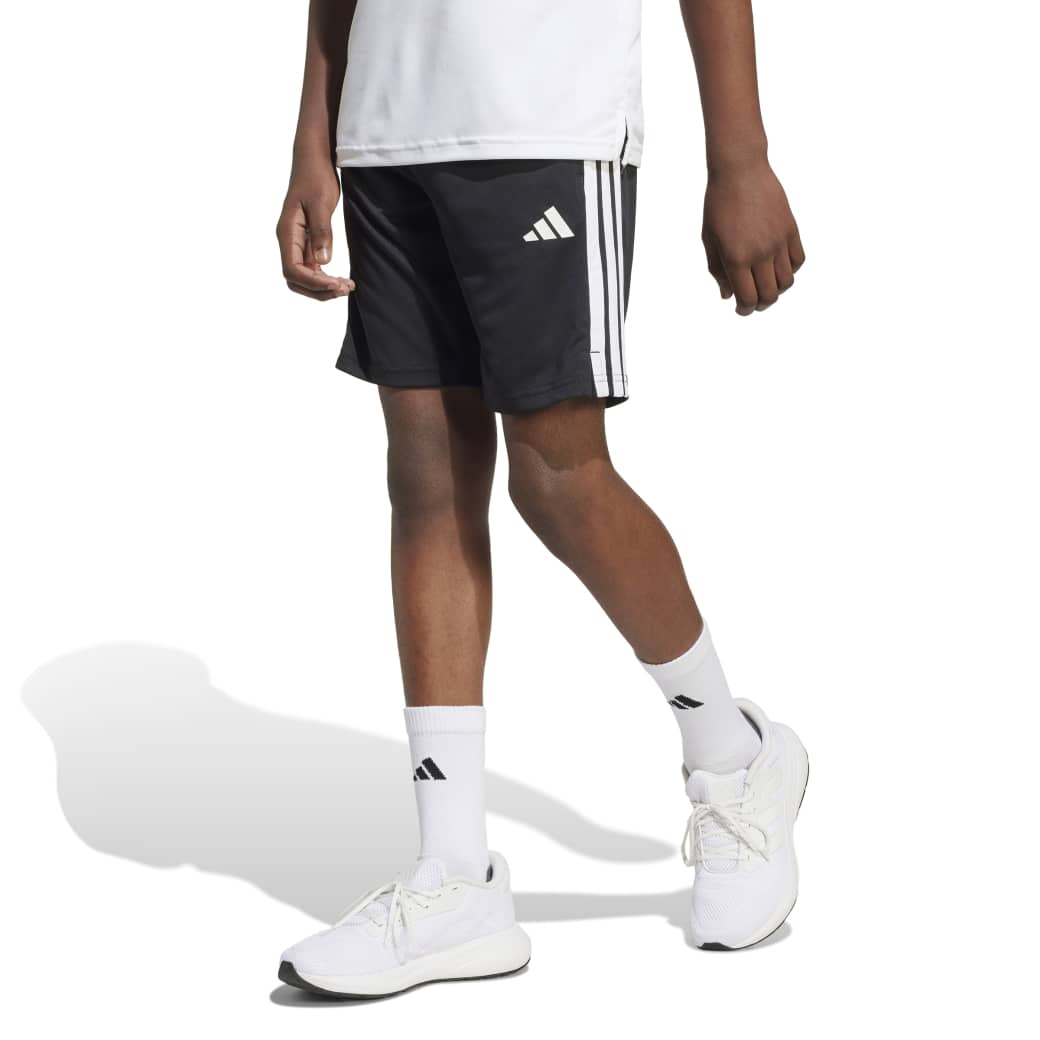 JJ1038_2_APPAREL_On-Model_Standard-View_white