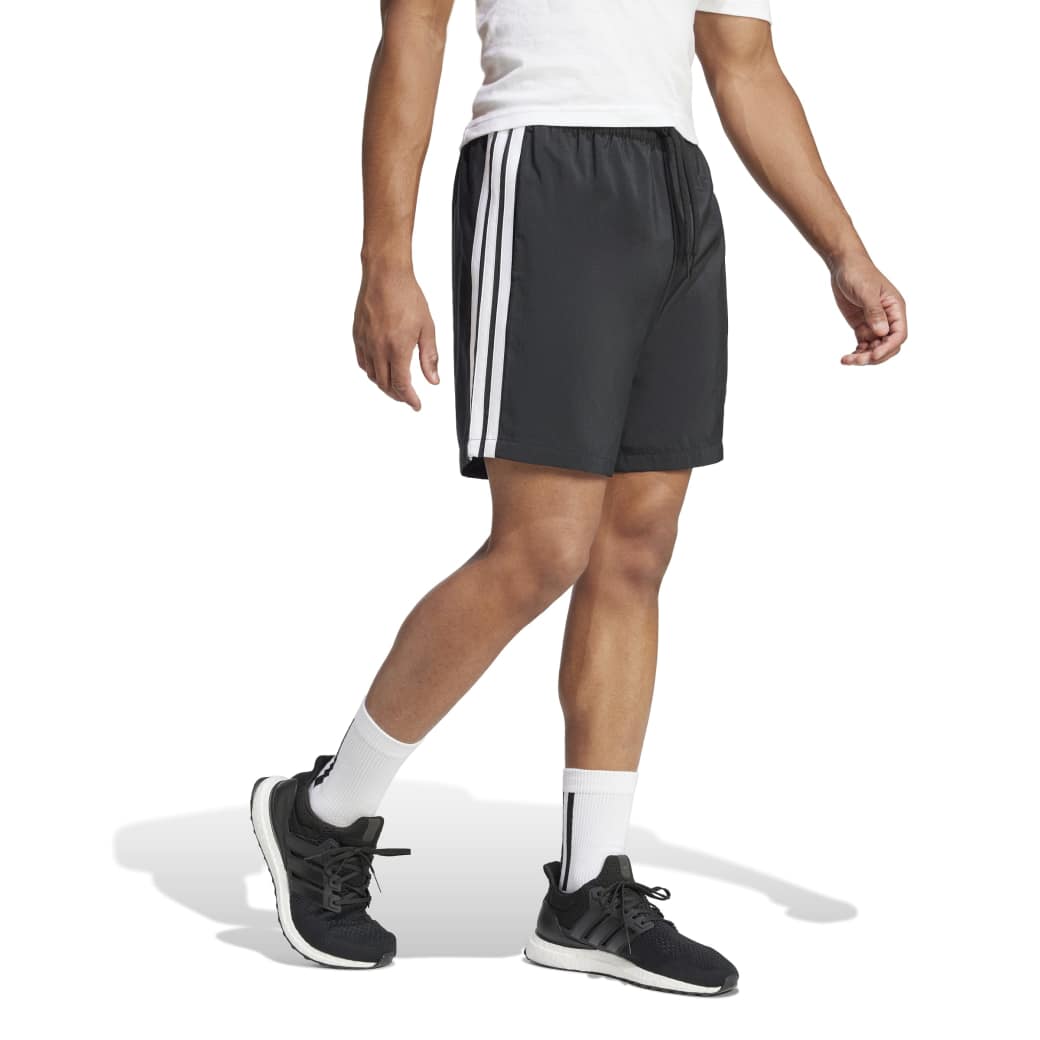 JE6436_5_APPAREL_On-Model_Walking-View_white