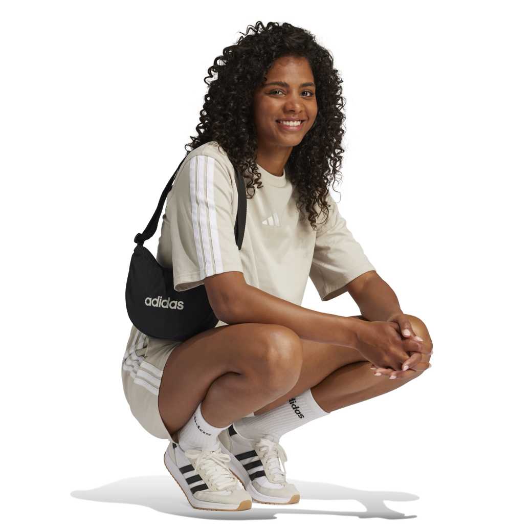 JE1204_4_APPAREL_On-Model_Walking-View_white