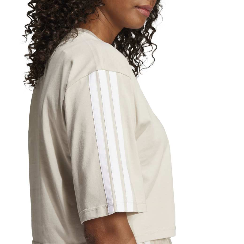 JE1204_5_APPAREL_On-Model_Detail-View-1_white