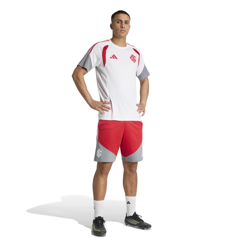 KA5429_6_APPAREL_On-Model_Standard-Outfit-View_white