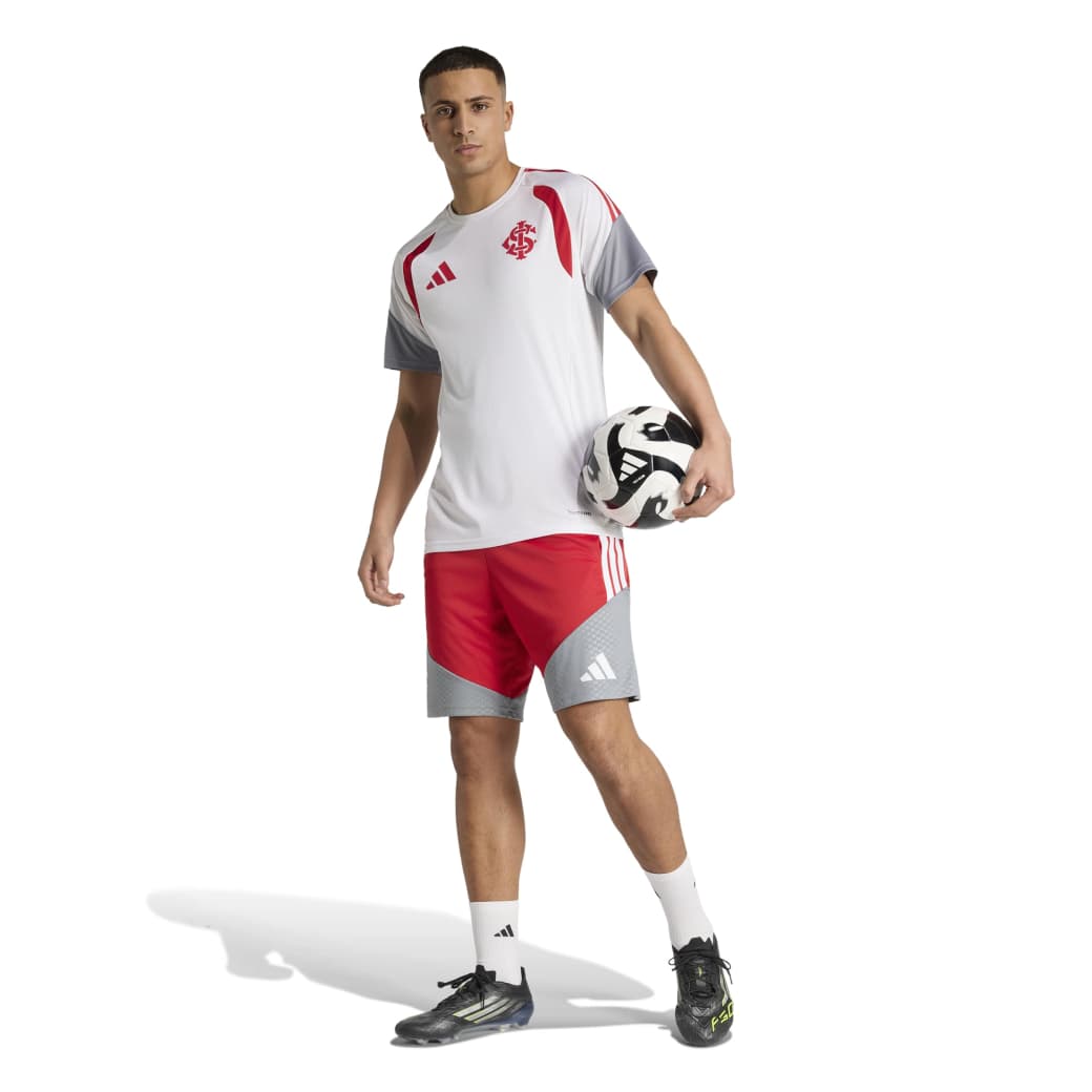 KA5429_5_APPAREL_On-Model_Walking-View_white