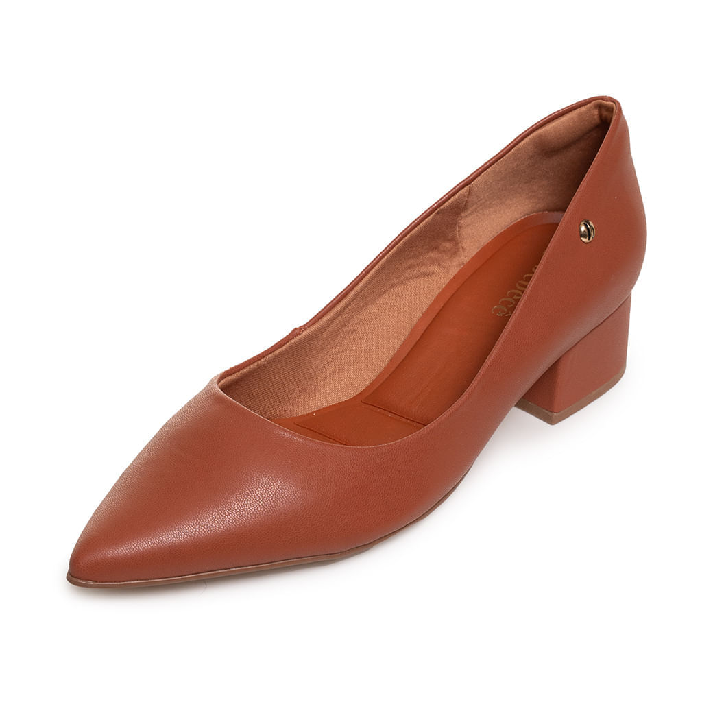 Sapato feminino scarpin Bebece marrom vista frontal e lateral destacando design elegante