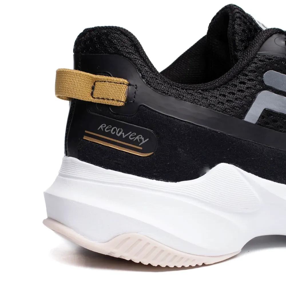 Tênis Fila Recovery Feminino Preto vista lateral para ajuste