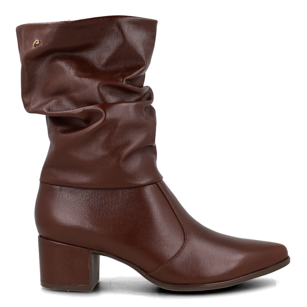 Bota Pegada Casual de couro marrom feminina vista frontal