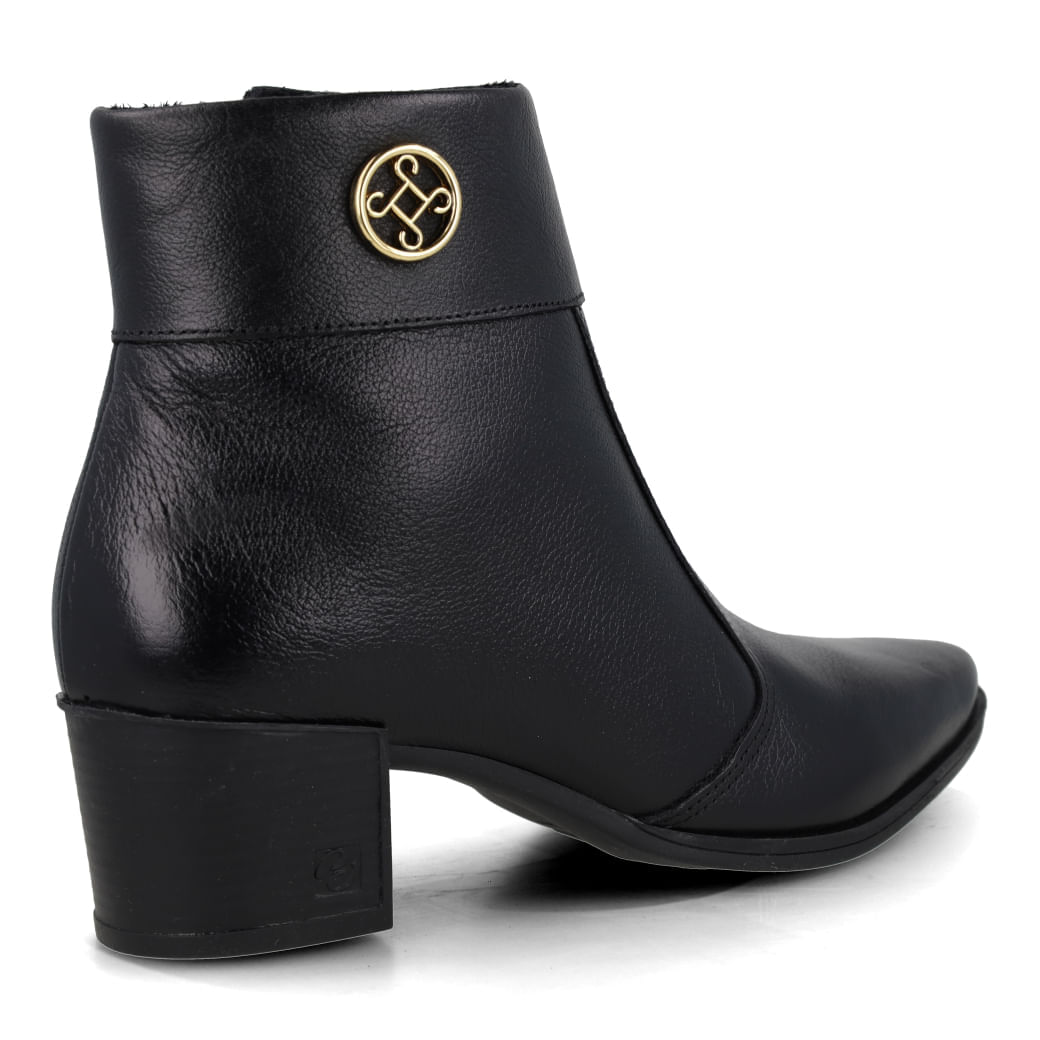 Pegada-Bota-280512-05-Preto-Napa_6__06