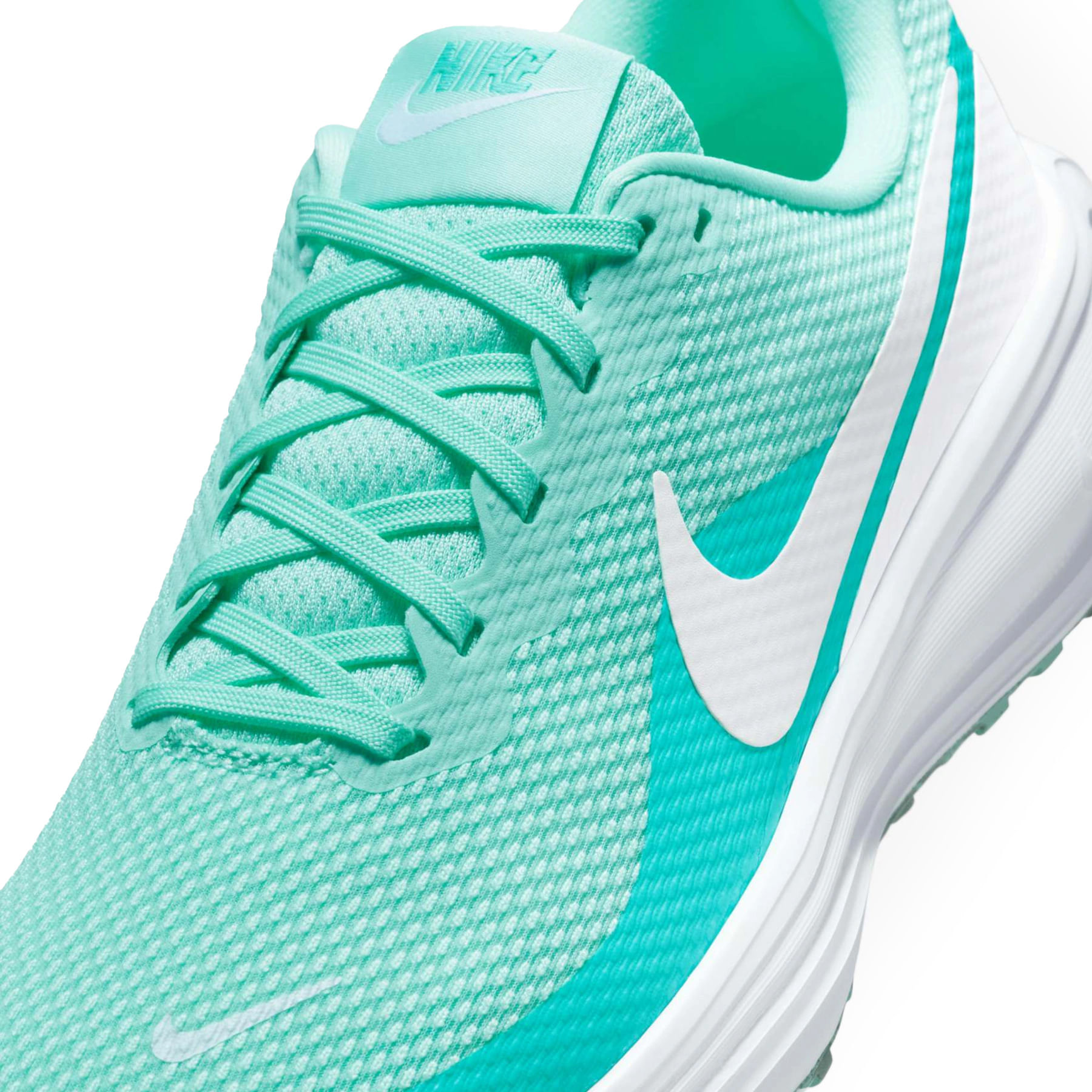 Detalhes do tênis Nike Revolution 8 Feminino Verde destacando conforto e estilo