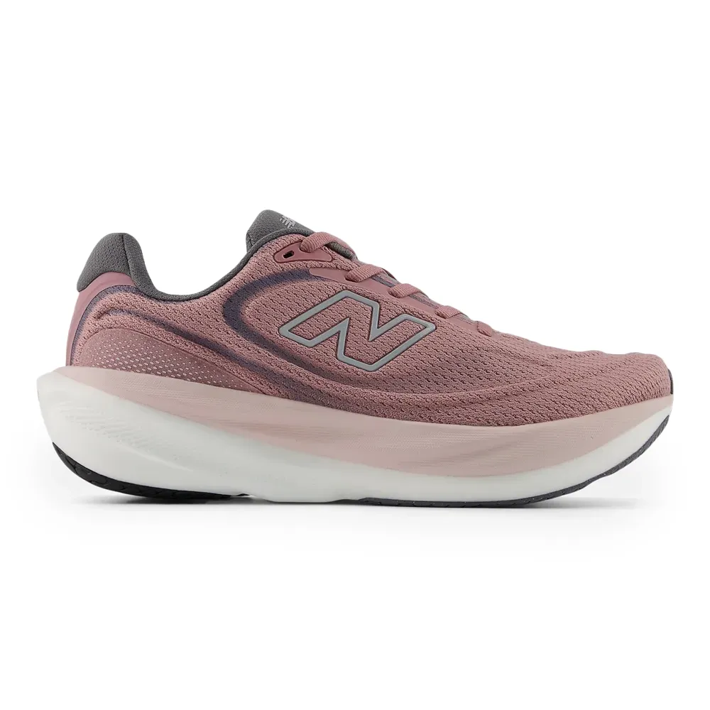 Tênis New Balance 1080v15 Feminino Rosa mostrando lateral com material mesh e logo da marca
