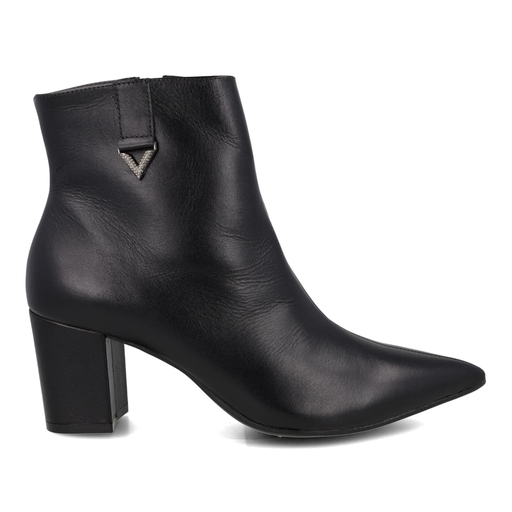 Bota Via Marte Couro Preta Cano Baixo Feminina
