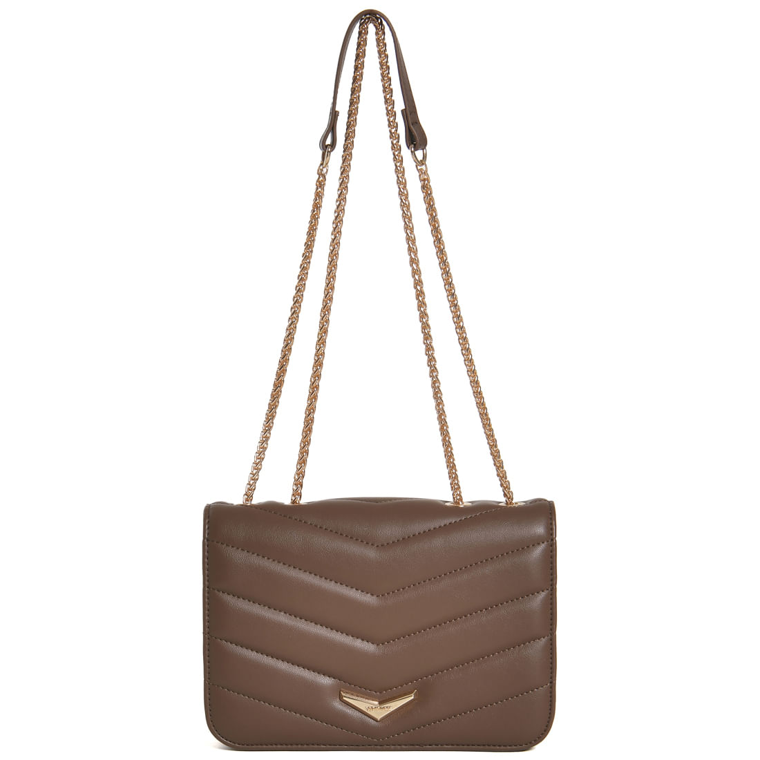 Bolsa crossbody Via Marte marrom com acabamento matelassê geométrico e alça de corrente dourada em fundo branco