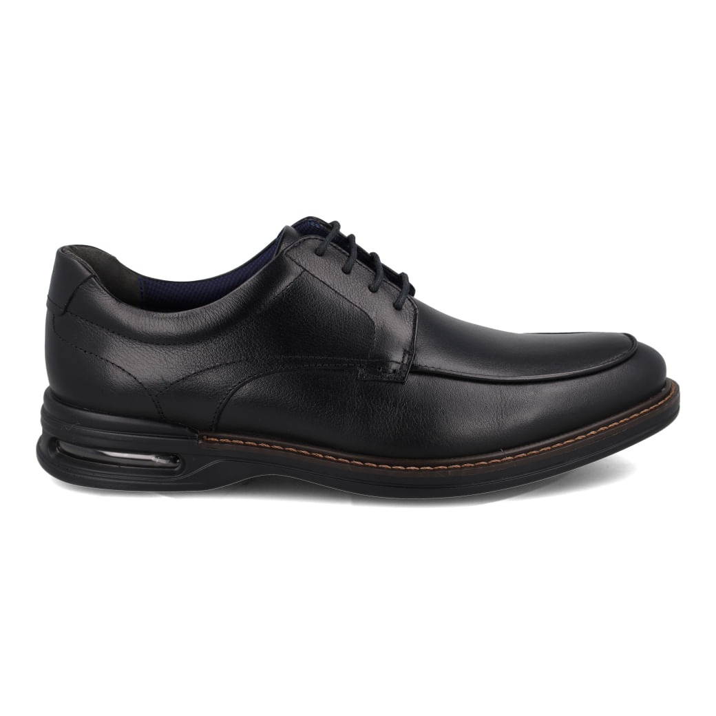 Sapato Democrata Air Magnum masculino preto em couro legítimo visto de frente com detalhes do design e acabamento.
