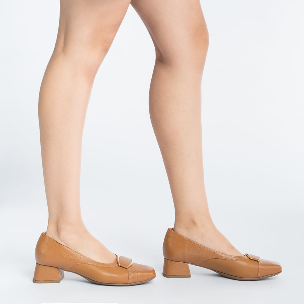 Scarpin Piccadilly Tati Couro Caramelo Feminino em couro sintético, vista lateral