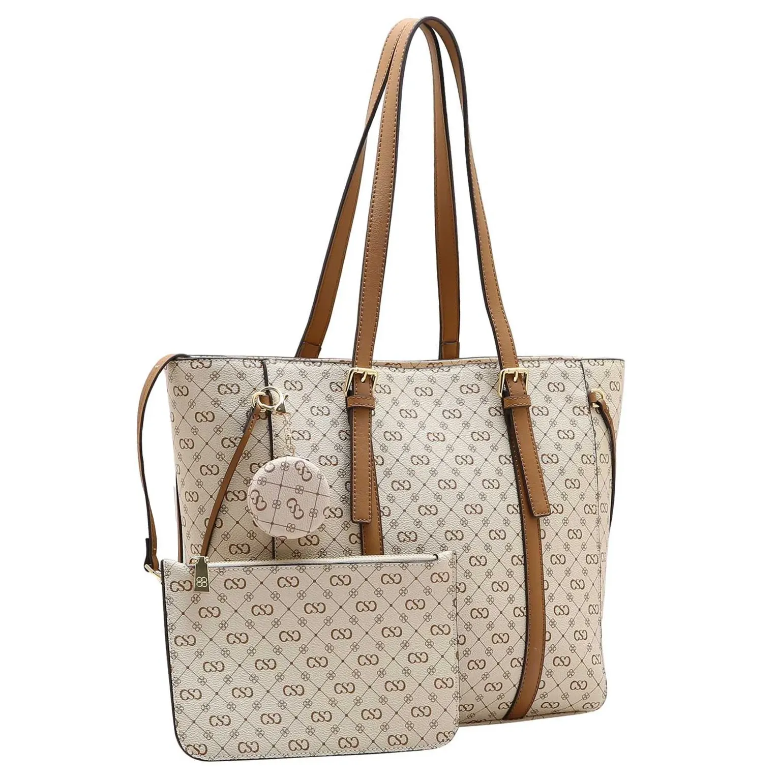Detalhe frontal da bolsa Chenson com padrão monograma marrom escuro e alças bege