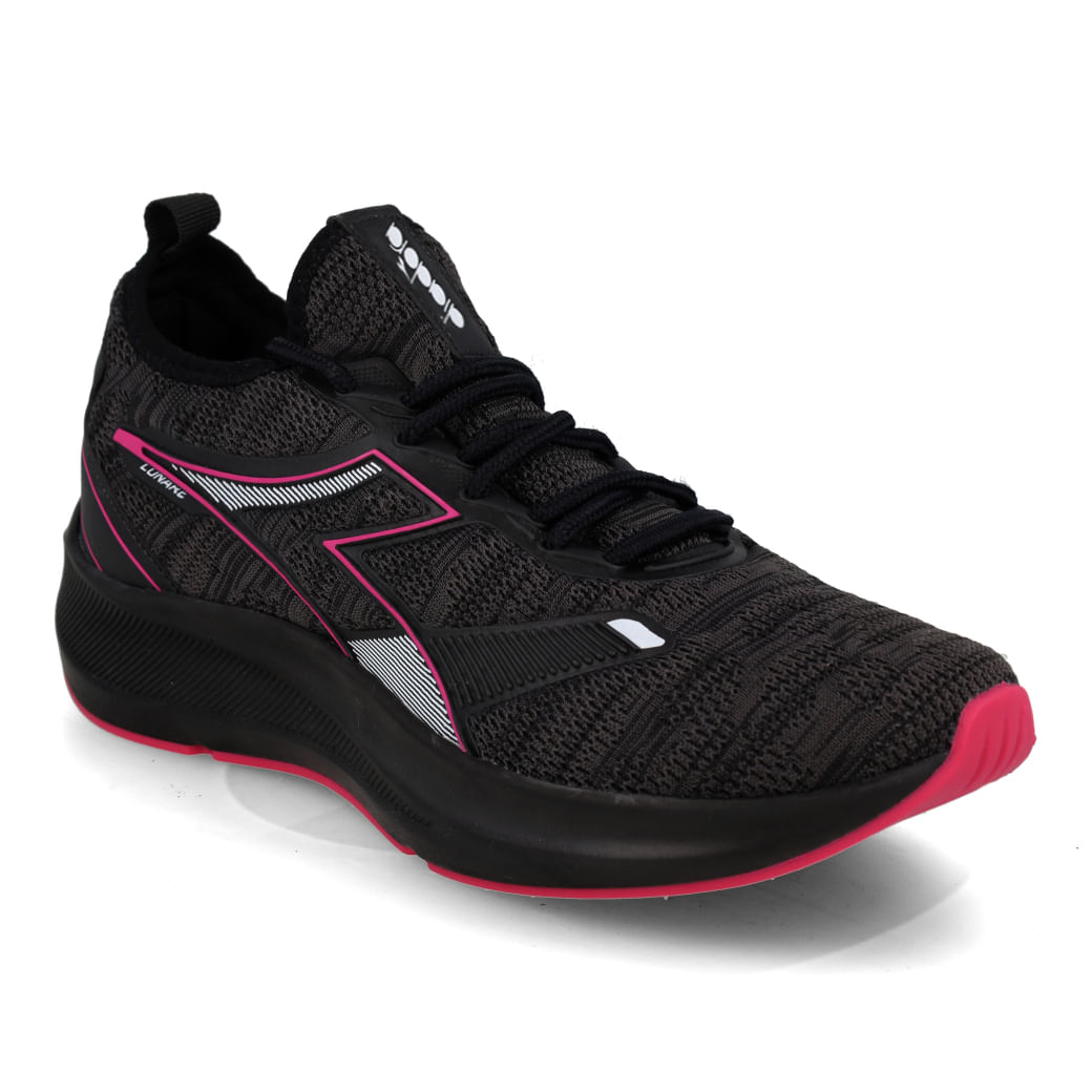Tênis Corrida Diadora Lunare Feminino Preto vista lateral para ajuste
