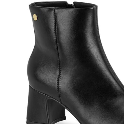 Bota Vizzano feminina preta com salto bloco, vista lateral