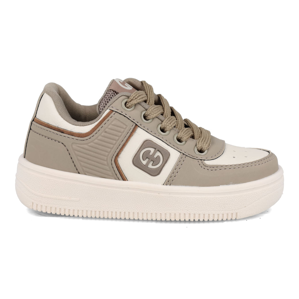 Tênis infantil Ollie Promax 3 Street em taupe e branco com sola branca e detalhes em cinza e marrom, vista frontal