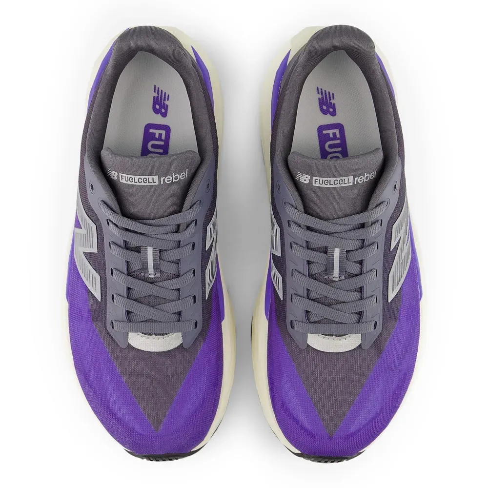 Sola do tênis New Balance Fuelcell Rebel V5 Feminino Roxo em destaque