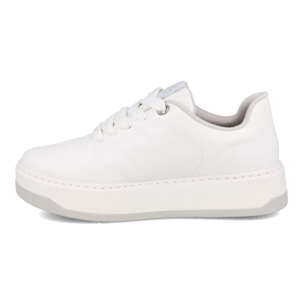 Tênis casual feminino branco Via Marte para uso diário e passeios