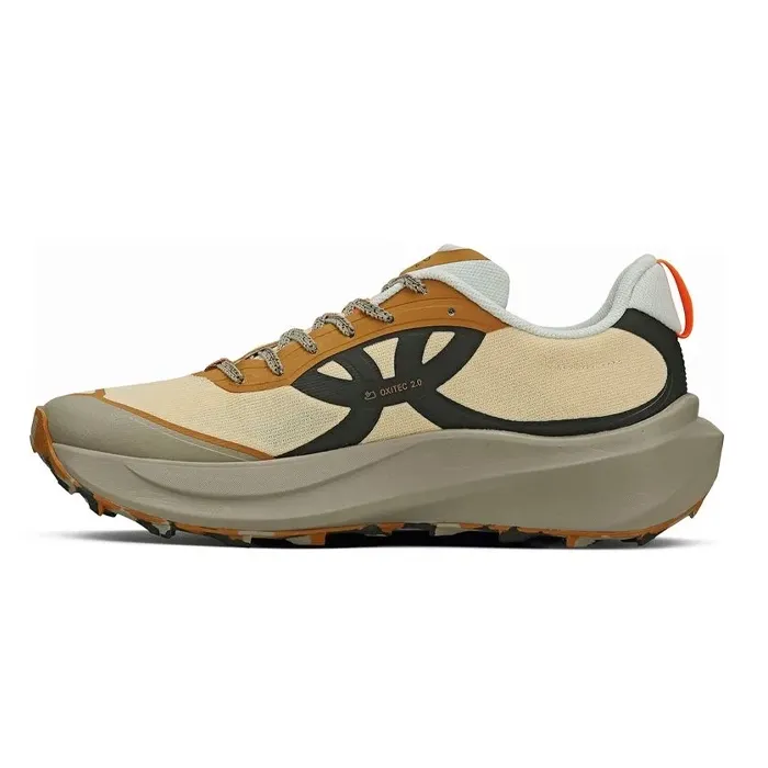 Tênis Olympikus Corre Trilha Masculino creme vista lateral com cadarço e entressola