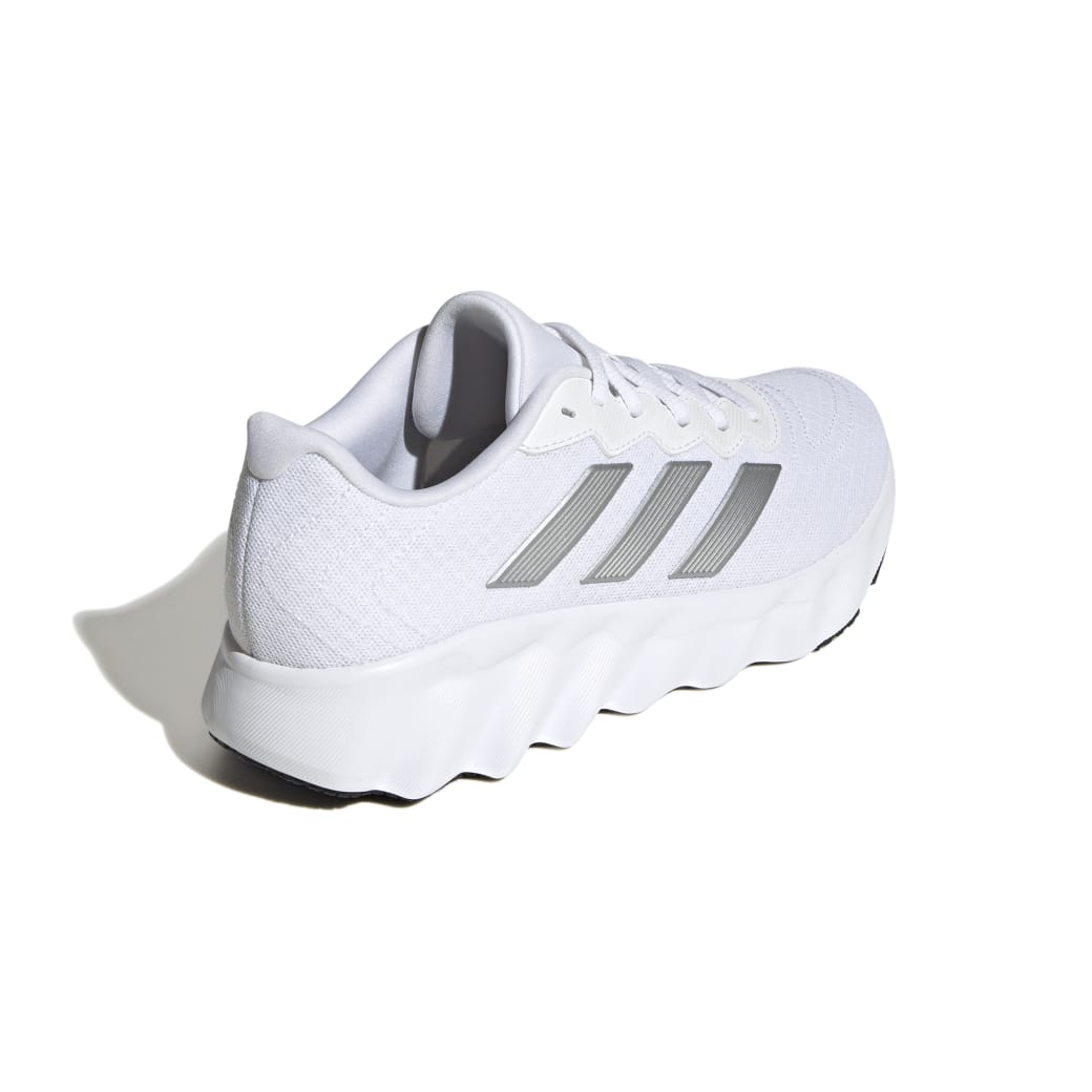 ID5257_7_FOOTWEAR_Photography_Back-Lateral-Top-View_white.jpg