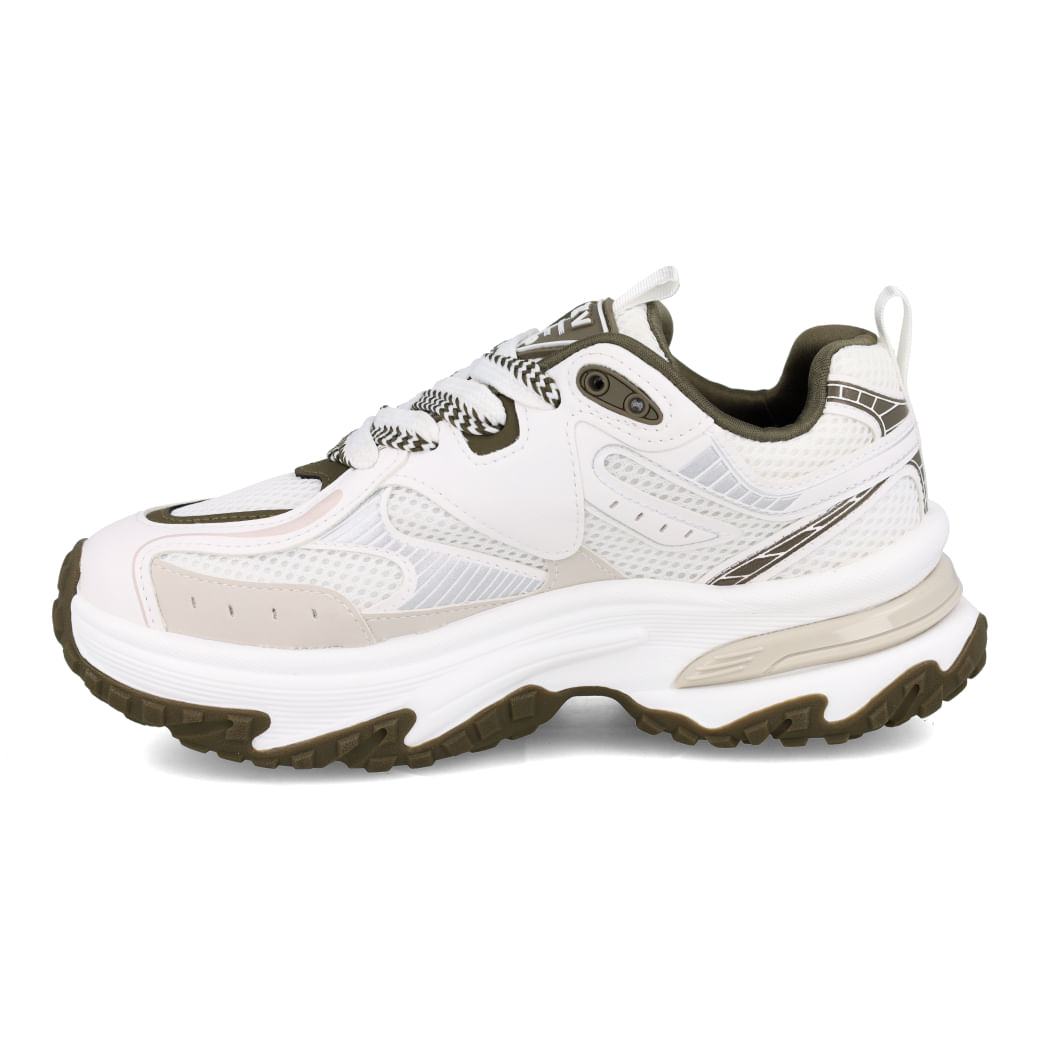 Tênis Via Marte Casual Branco Feminino mostrando design chunky e detalhes de acabamento