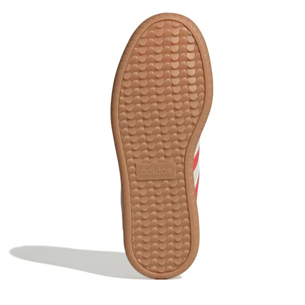JP7109_4_FOOTWEAR_Photography_Bottom-View_white