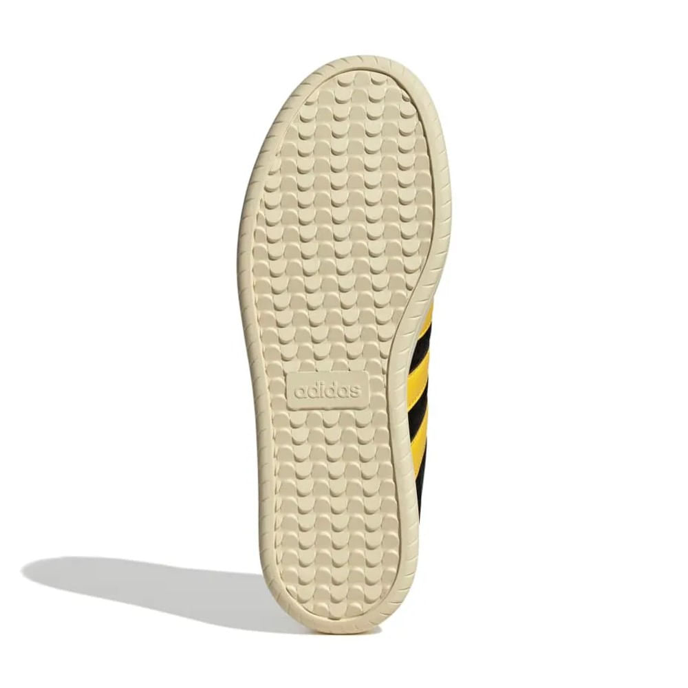 JP7101_4_FOOTWEAR_Photography_Bottom-View_white