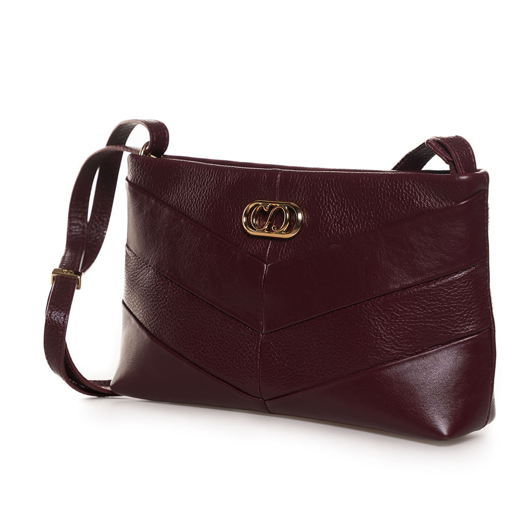 Bolsa feminina bordô em couro legítimo com design matelassê, ideal para compromissos urbanos.