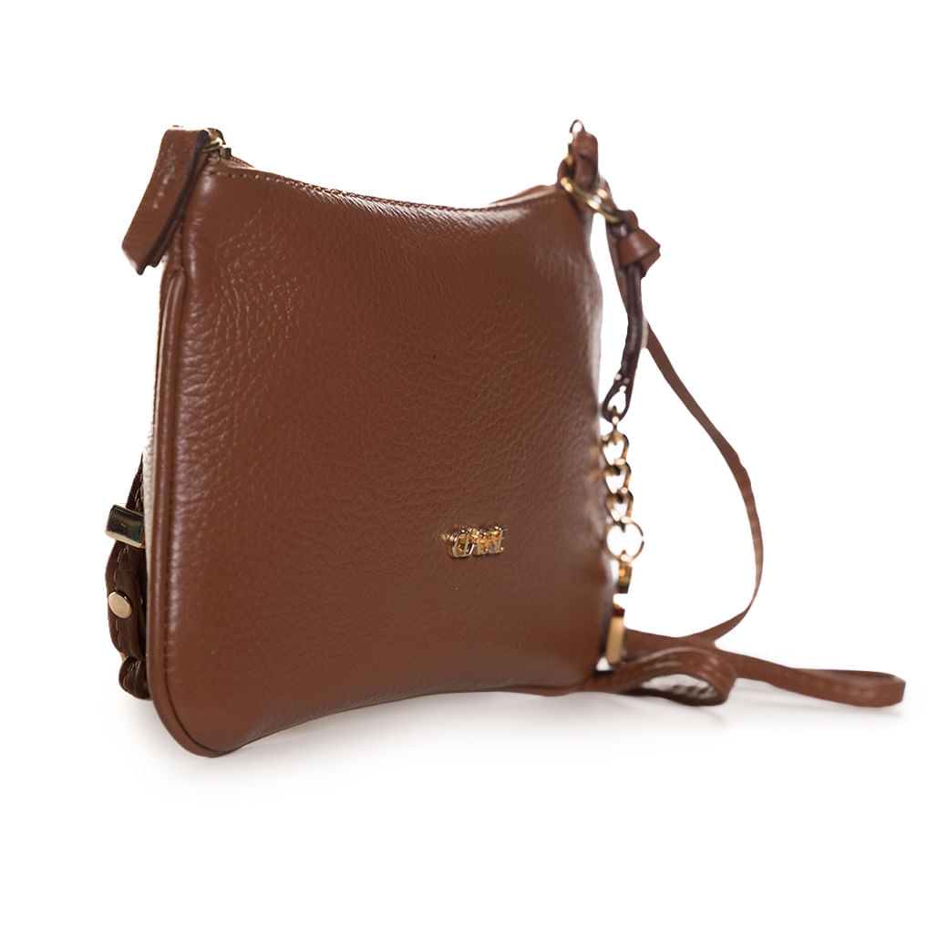 Bolsa Classe Couro Veta caramelo com detalhes dourados e alça ajustável