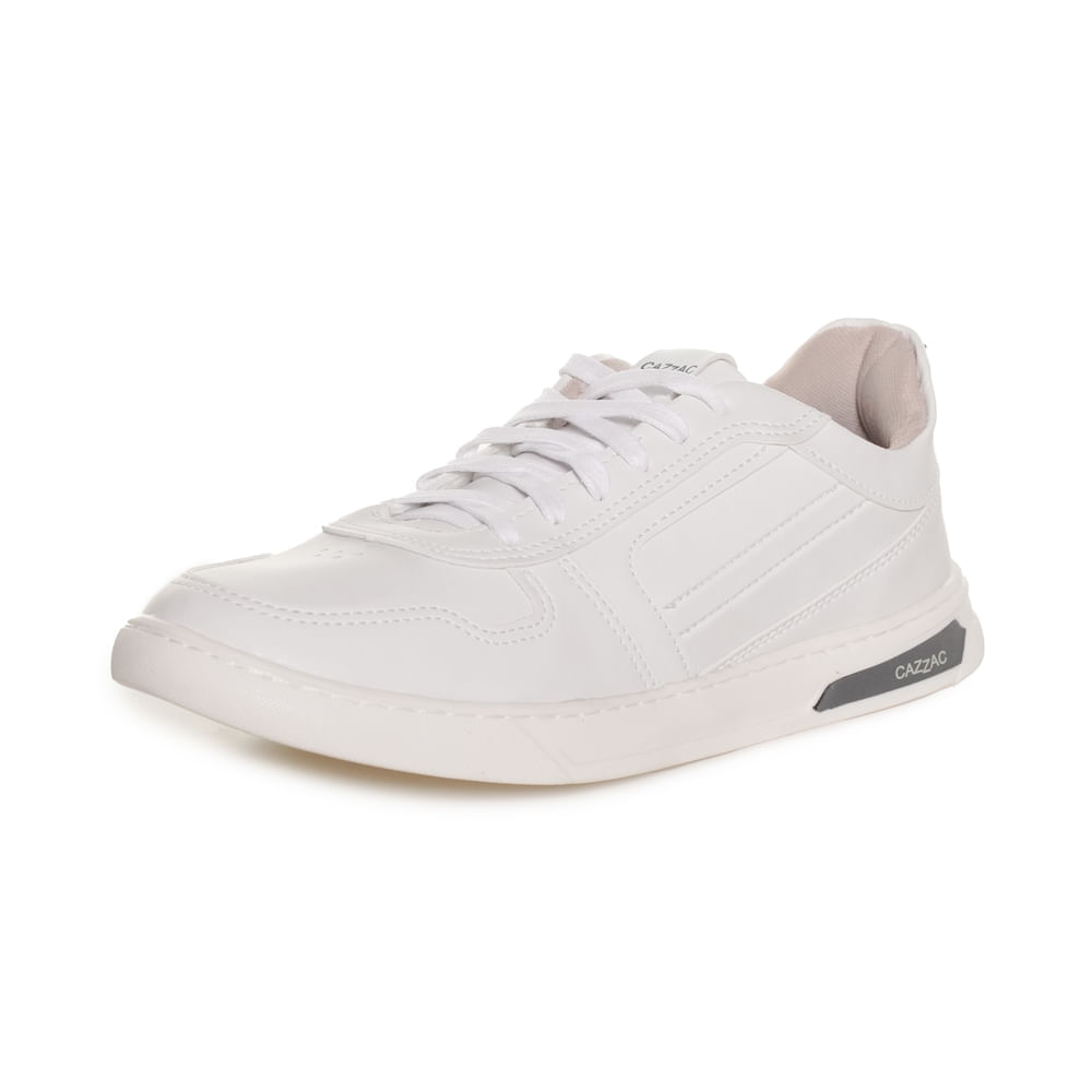 Detalhe do sapatênis branco masculino Cazzac Basic destacando qualidade do couro e acabamento