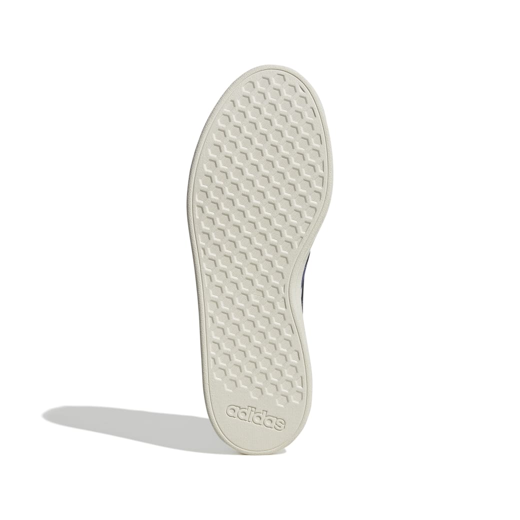 JH8610_4_FOOTWEAR_Photography_Bottom-View_white.jpg