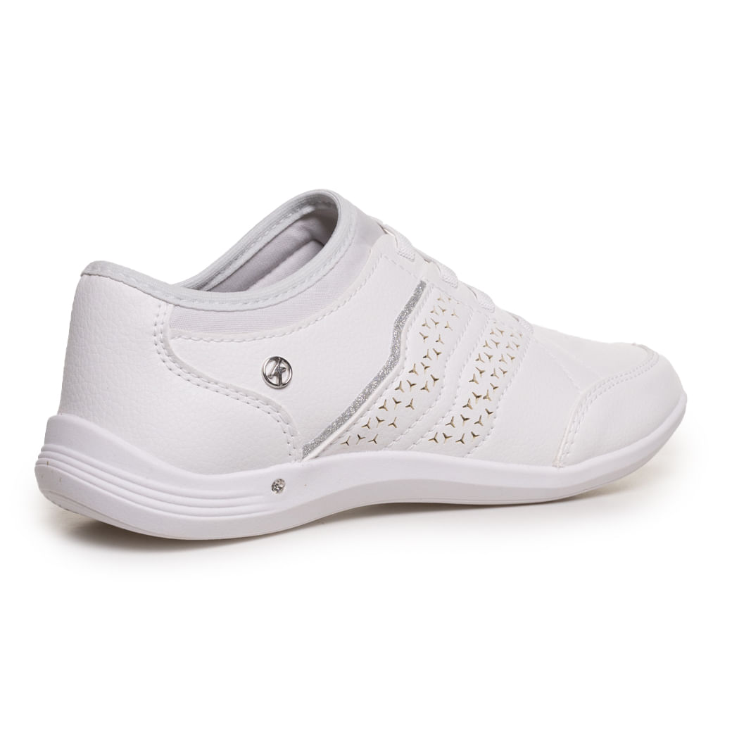 Tênis feminino Kolosh branco visto lateral esquerda para ajuste e conforto