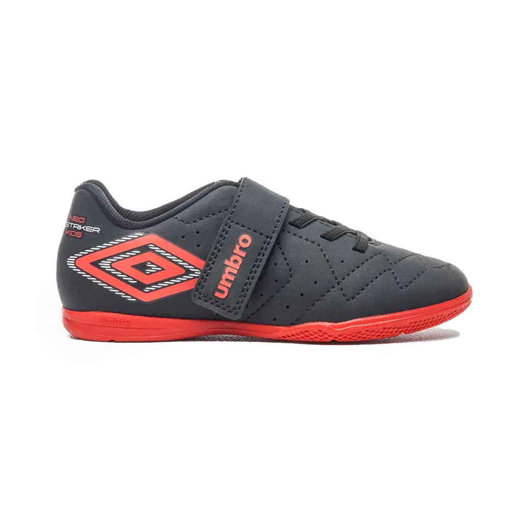 Umbro-Chuteira-NEO-STRIKER-U07FB00133-142-PretoVermelhoBranco-Sint.jpg