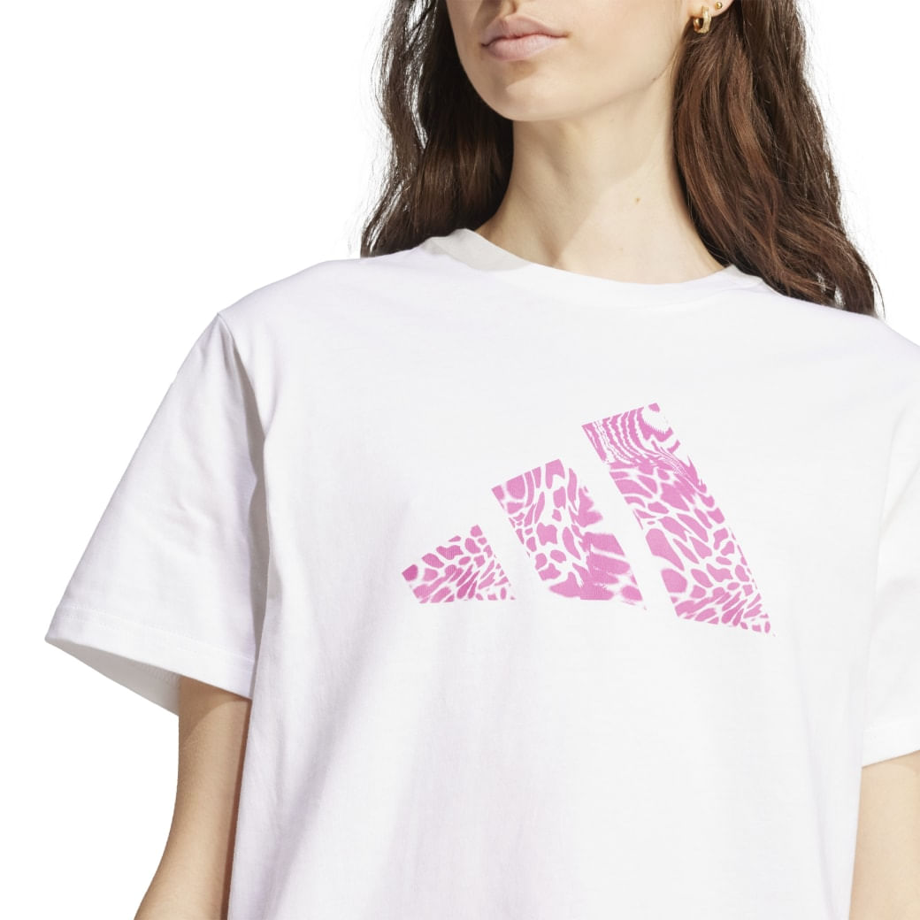 JN9107_6_APPAREL_On-Model_Detail-View-2_white.jpg