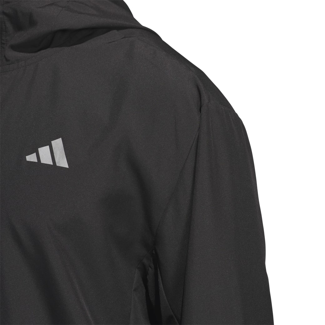 IL7230_8_APPAREL_On-Model_Detail-View-2_white.jpg