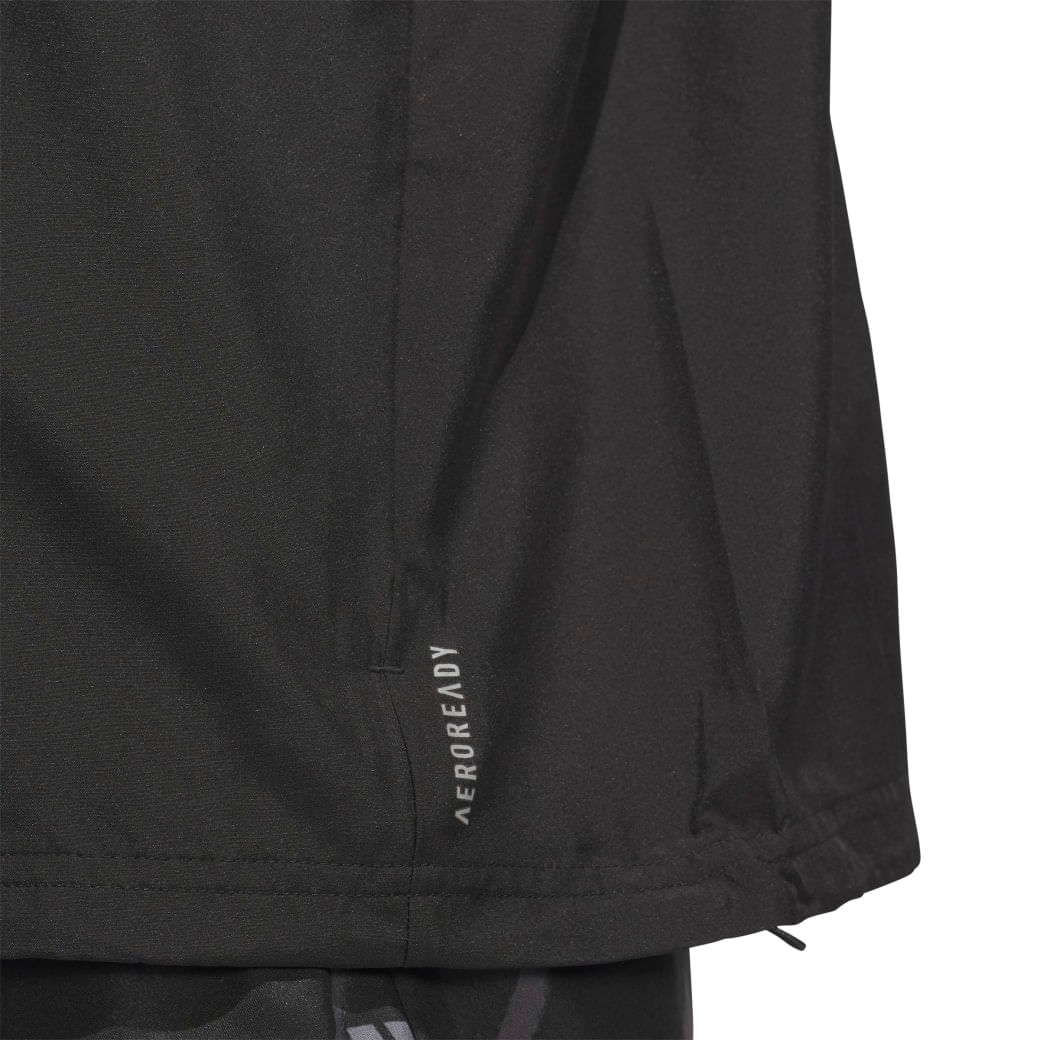 IL7230_7_APPAREL_On-Model_Detail-View-1_white.jpg